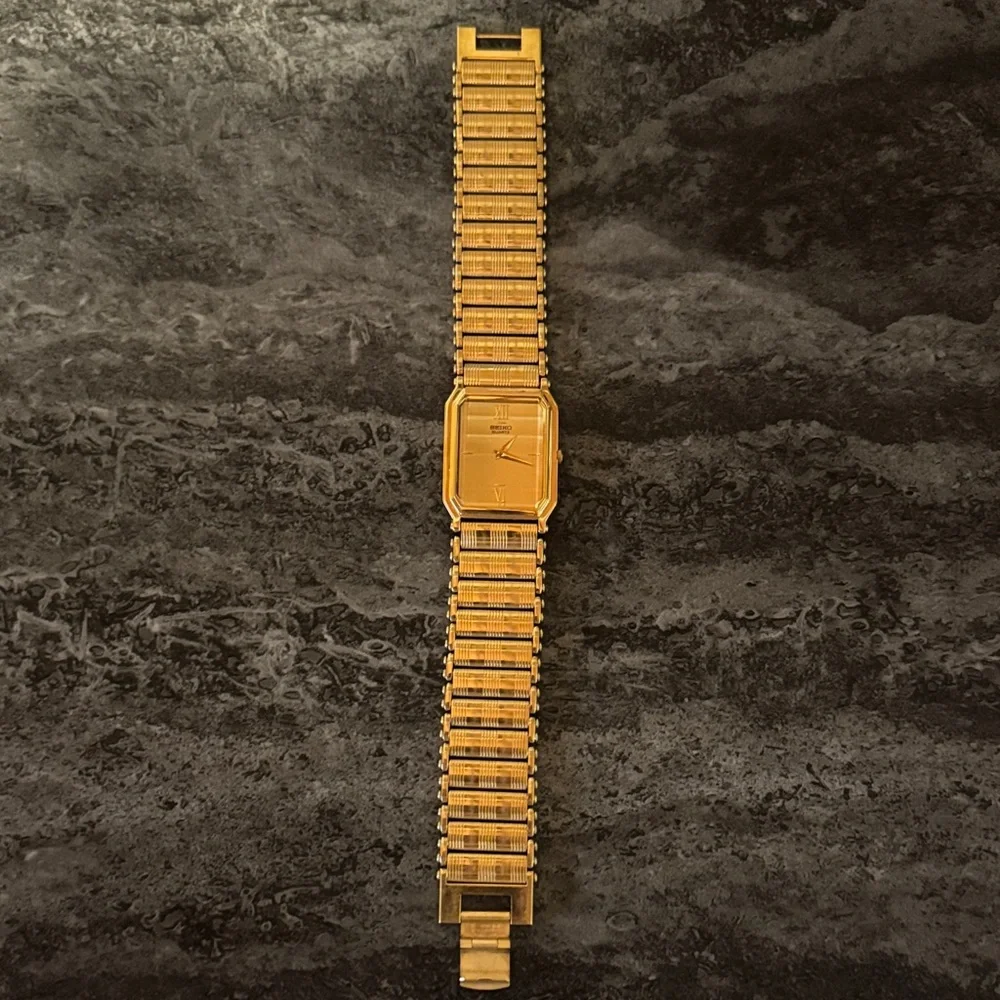 Seiko Men's Vintage Gold Tone Quartz Watch 5P30-5160 RO